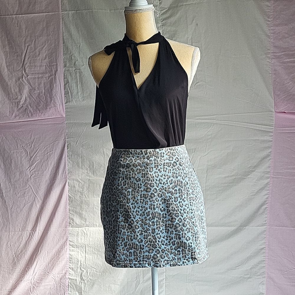 🥳New LE LIS Collection Cotton Denim‎ Blue Leopard Print Mini Skirt Size Small